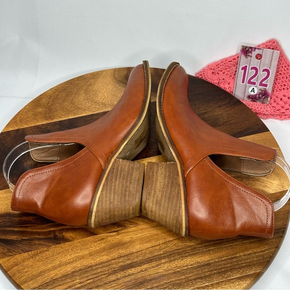Beast Fashion Slip-On Side Cut Cognac Western Booties Size 6.5 - Picture 9 of 12